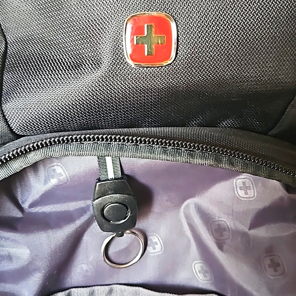 Brand New Swiss Gear Scan Smart Backpack! NWOT - Picture 3 of 10